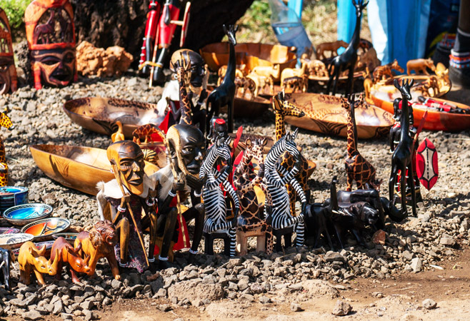 Explore unique wood carvings from Tanzania, showcasing artistry and cultural heritage Explore unique wood carvings from Tanzania, showcasing artistry and cultural heritage