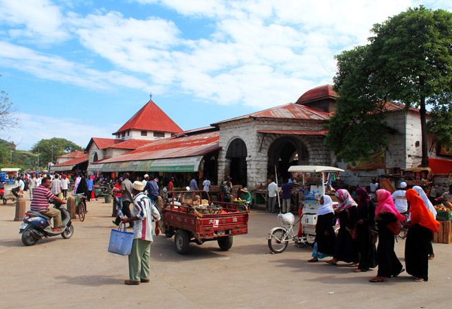 Darajani Market, also known as Estella Market, is a primary market in Stone Town, Zanzibar, selling food, spices, and other goods Darajani Market, also known as Estella Market, is a primary market in Stone Town, Zanzibar, selling food, spices, and other goods