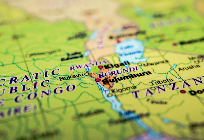 The border is sinuous, with large sections following rivers The border is sinuous, with large sections following rivers