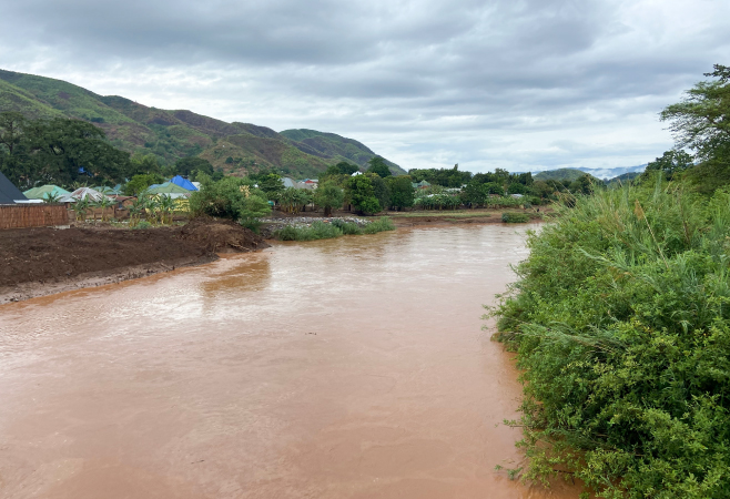 The most common ways to travel between Malawi and Tanzania are by land through the Songwe–Kasumulu border post or by boat across Lake Malawi, depending on route availability and travel conditions. The most common ways to travel between Malawi and Tanzania are by land through the Songwe–Kasumulu border post or by boat across Lake Malawi, depending on route availability and travel conditions.
