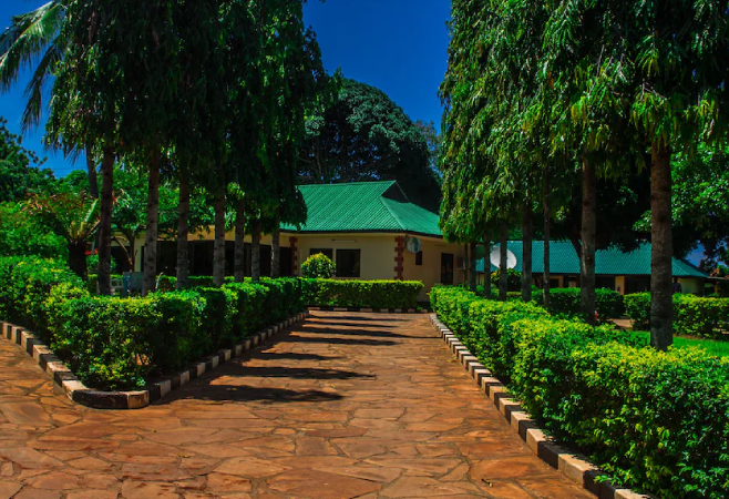 The CBA Hotel, a 3-star hotel in Tanga, is conveniently close to both the beach and the city center