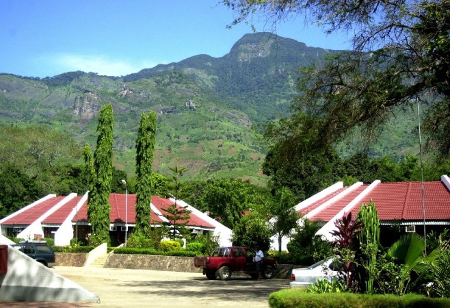 Edelwyss-Inn in Morogoro offers comfortable rooms with mountain or garden views