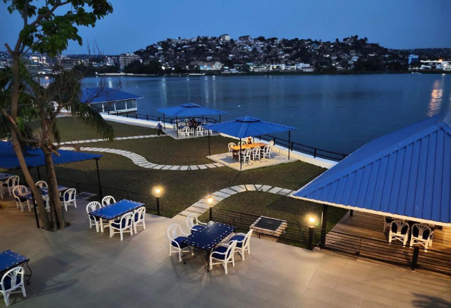 It is one of the most popular hotels, overlooking the enormous Lake.