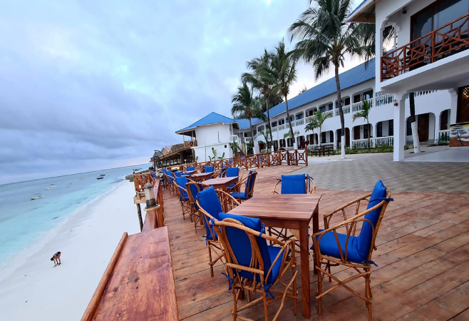 Terrace Nungwi offers world cuisine, fresh seafood, and international dishes, with vegetarian and vegan options, located on the beach in Nungwi. Terrace Nungwi offers world cuisine, fresh seafood, and international dishes, with vegetarian and vegan options, located on the beach in Nungwi.